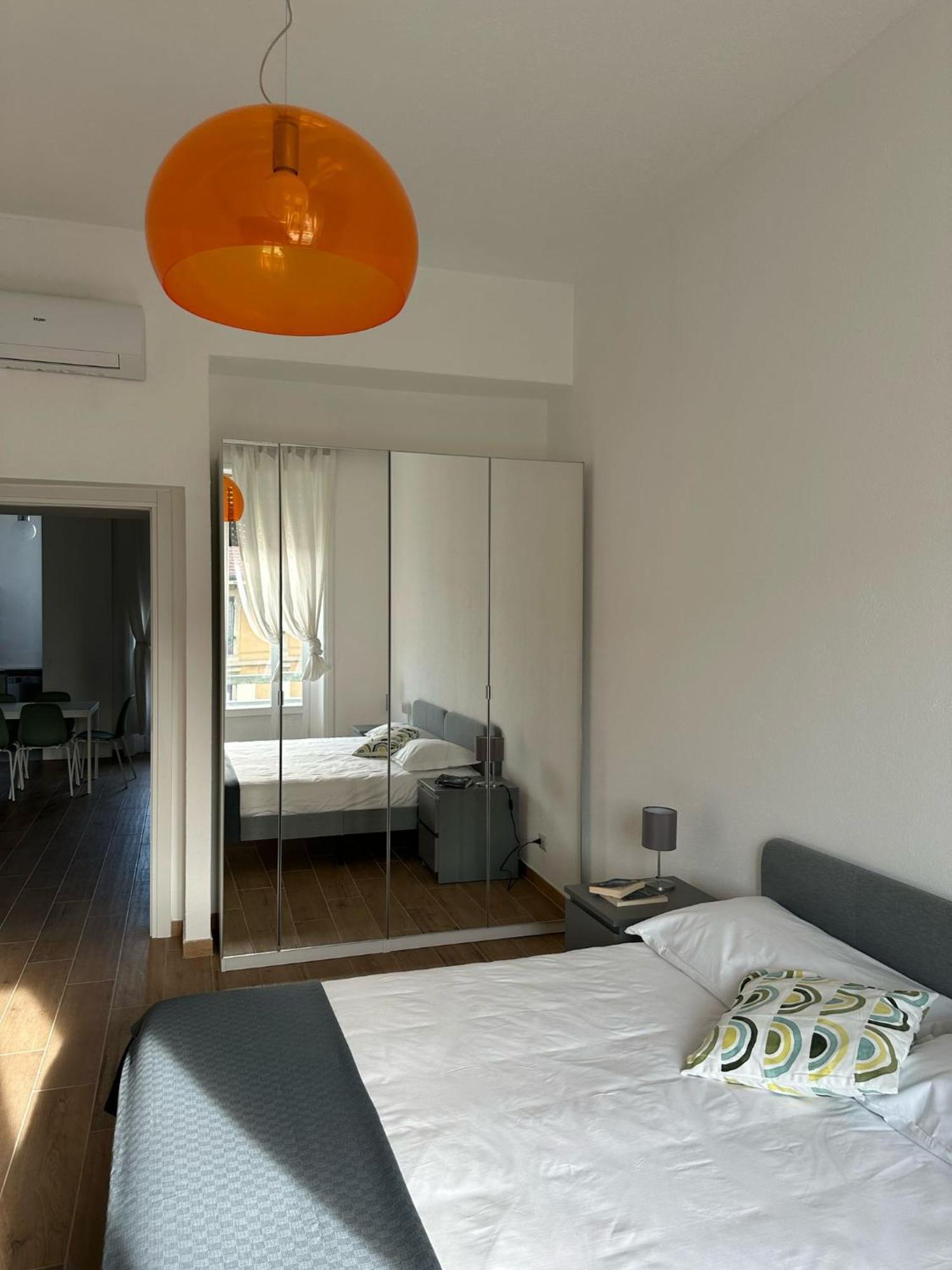 Apartment New With Balcony, Isola Bosco Verticale Mailand