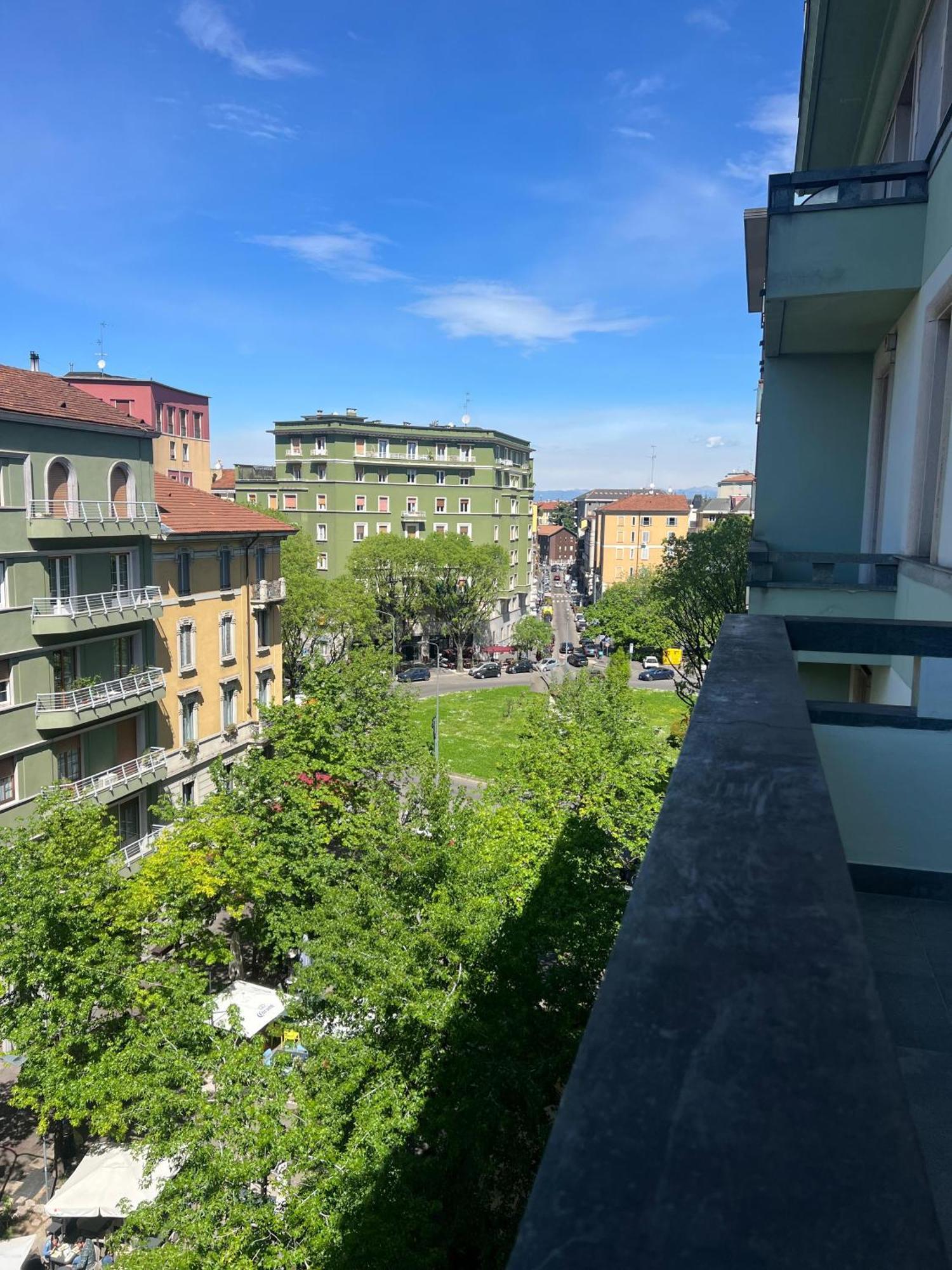 New With Balcony, Isola Bosco Verticale Mailand