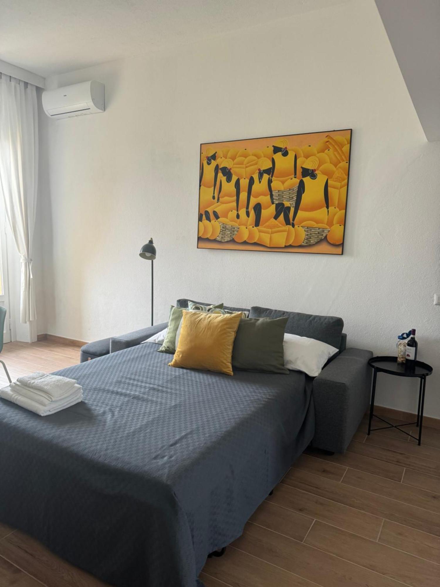 New With Balcony, Isola Bosco Verticale